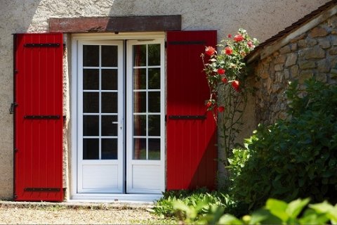 Installation de menuiseries et fermetures sur mesure à Bollène